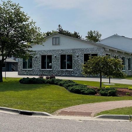 Lighthouse View Motel Макино Сити Екстериор снимка