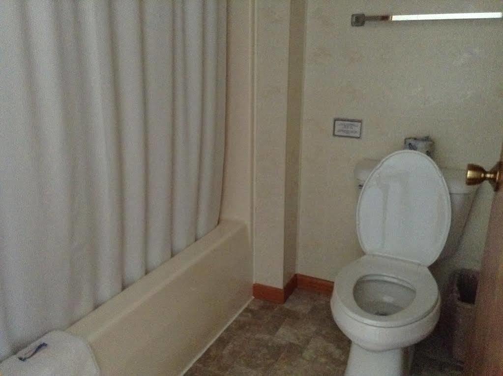 Lighthouse View Motel Макино Сити Екстериор снимка