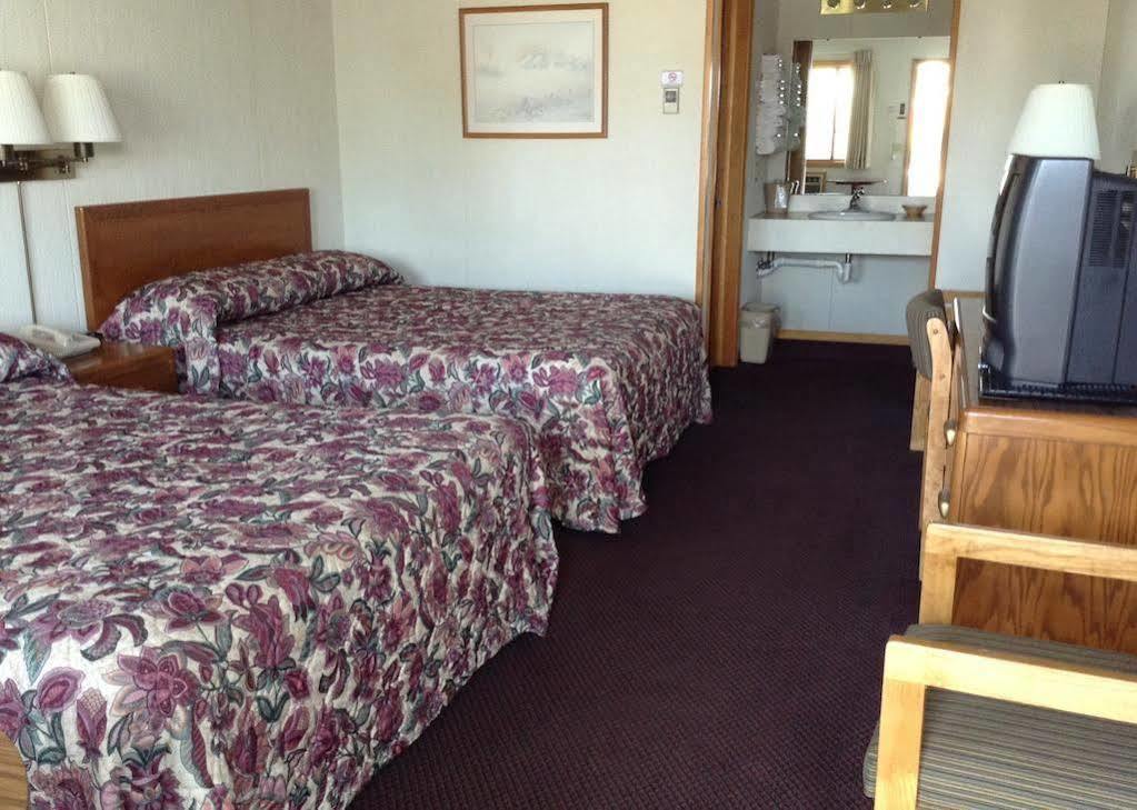 Lighthouse View Motel Макино Сити Екстериор снимка